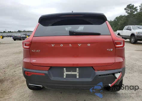 2019 Volvo Xc40 T4 R-Design z USA, uszkodzony, nr VIN YV4AC2HM9K2074892